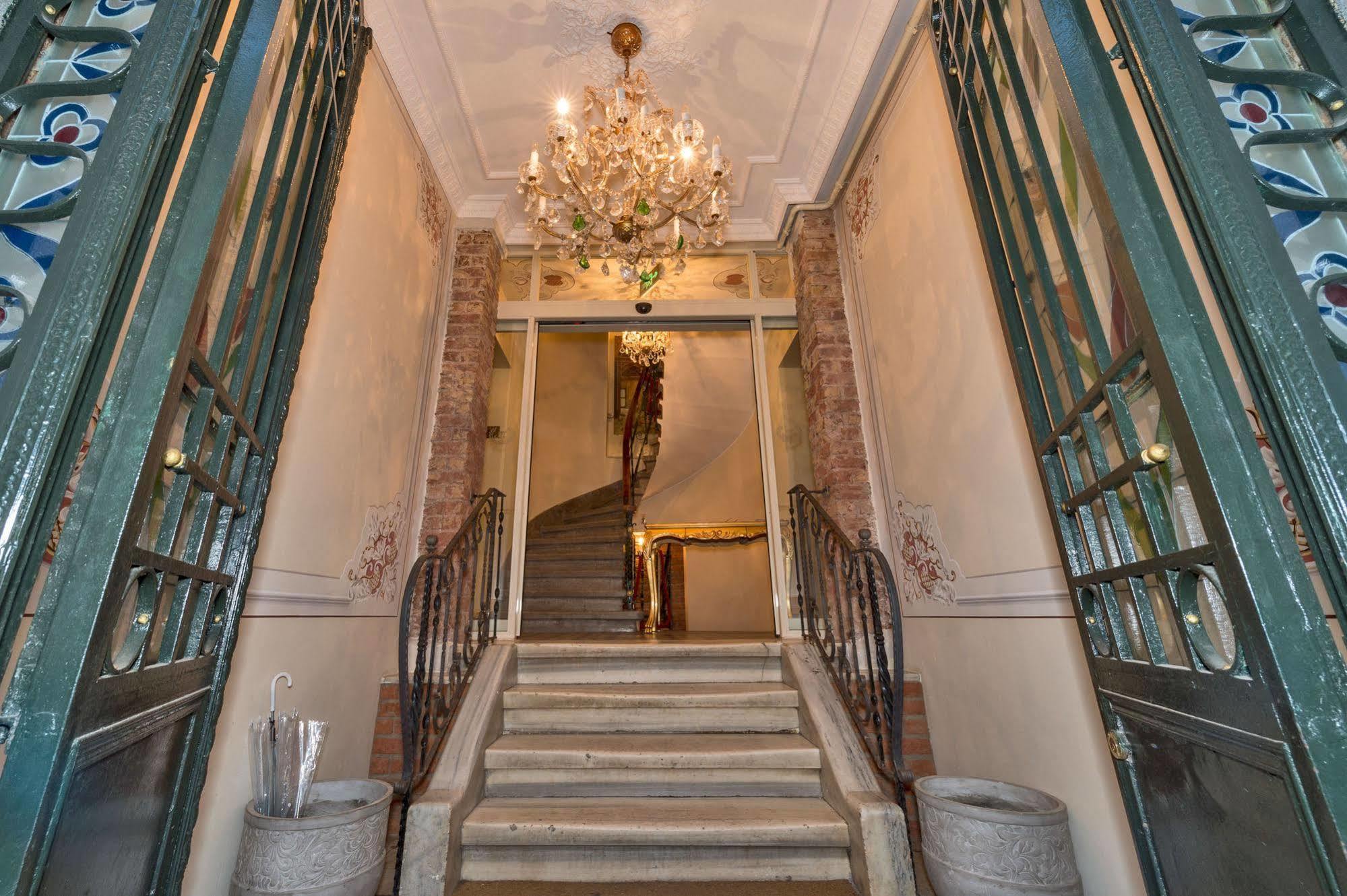 By Murat Crown Hotel Taksim Estambul Exterior foto
