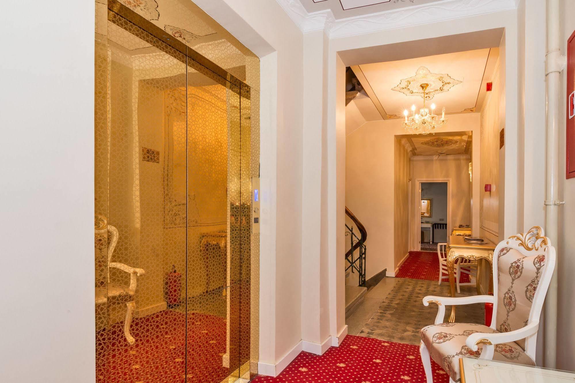 By Murat Crown Hotel Taksim Estambul Exterior foto